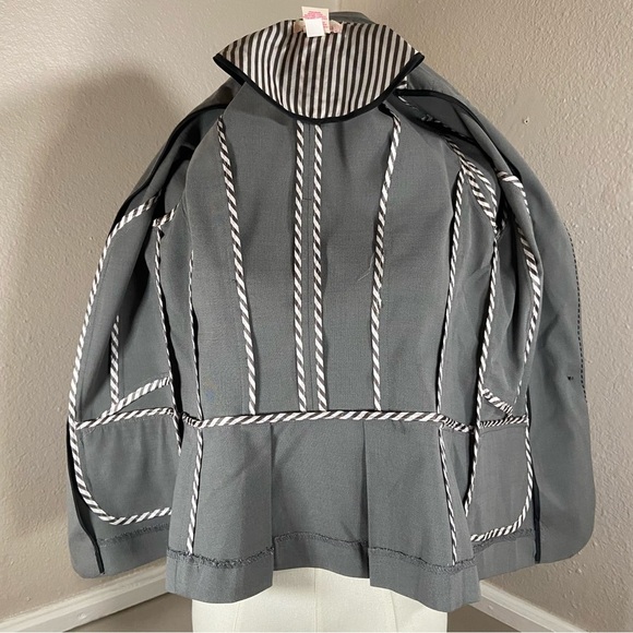 Vintage Candies Gray Cropped Satin Pinstripe Cuffs Blazer Y2K Size Medium - Picture 8 of 10